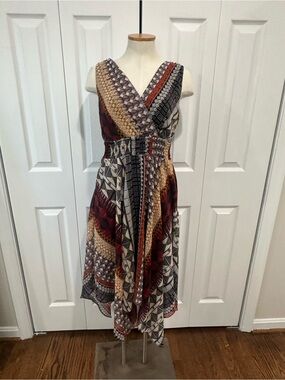 Sleeveless V-Neck Patterned Midi Dress in Burgundy and Cream